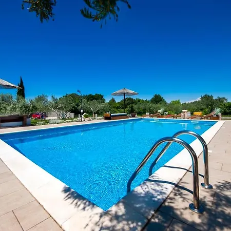 Villa Fauna Near The Town Of Rovinj