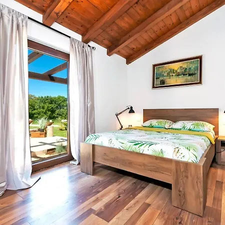 Villa Fauna Near The Town Of Rovinj