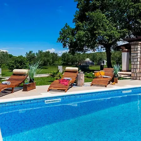 Villa Fauna Near The Town Of Rovinj